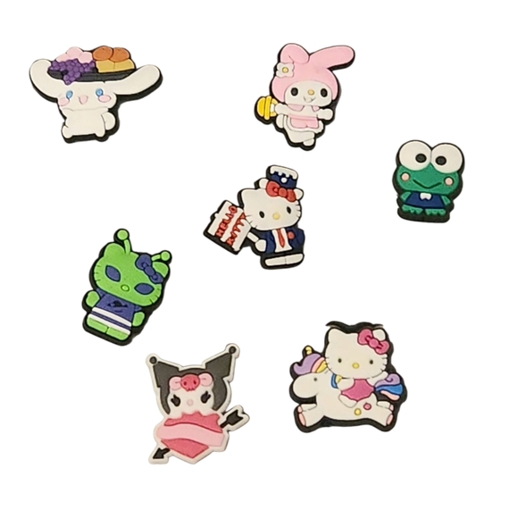Hello Kitty and‎ Friends Shoe Charms Crocs  Charms Fashion Jibbitzs Decorations - Picture 1 of 2